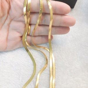 Collar de Cadena de Serpiente de Oro de 4 mm de Inspire Jewelry, Collar de Espiga, Collar de Acero Inoxidable Moderno para Hombre y Mujer - Product Image 1