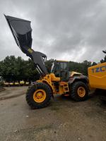 Chargeuse électrique Volvo L120 adaptée aux raffineries, ports et cimenteries.