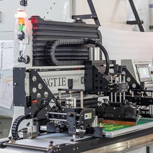 New Automatic High-Speed Roll Roll PET <strong>Film</strong> Heat <strong>Transfer</strong> Screen Printing Machine UV Curing System 300x400mm Max Print Area - Product Image 2
