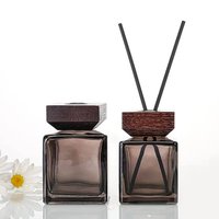 Bouteille d'huile essentielle d'aromathérapie en verre réutilisable diffuseur de roseau carré mat réutilisable pour la maison