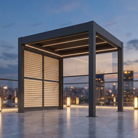 Pergola bioclimatique motorisée autoportante en aluminium avec finition thermolaquée pour balcon et terrasse, utilisation extérieure