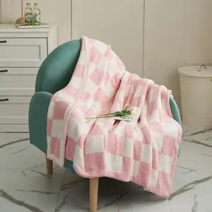 Wholesale New Hot-selling Microfiber United Fashion Checkered 100% Polyester Knitted Throw Blanket For Autumn Winter QPG