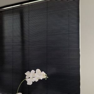 Stores vénitiens en <span class=keywords><strong>aluminium</strong></span> noir de 25 mm, tailles et couleurs personnalisées, stores en <span class=keywords><strong>aluminium</strong></span> pour fenêtre, commande manuelle, motorisation à distance - Product Image 4