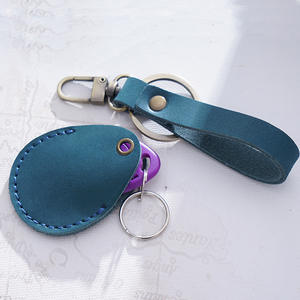 Porte-clés en cuir de vachette véritable fait main, étui de protection pour clés de voiture, logo personnalisé, durable, de haute qualité, fermeture ouverte - Product Image 4