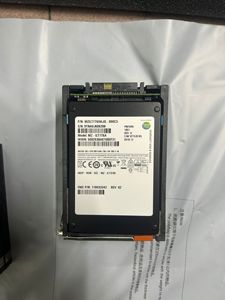 For D4-2SFXL-1600 005053168 005053169 005053597 005053598 005053685 005053684 205053738 0u5053739 1.6T SAS SSD - Product Image 3