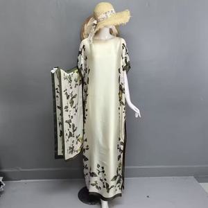 Boho-Chic Kaftan und Schal-Set, Lebendiges Ankara-Print Maxikleid, Urlaubskleidung - Product Image 2