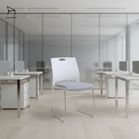 Chaise de formation en gros avec coussin, design stable et empilable, idéale pour le bureau, l'école et les réunions
