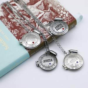 Collar con Colgante Personalizado al por Mayor, con Diseño de Dibujos Animados, Anime, Películas, TV, IP, Foto Personalizada, Collar con Colgante de Espejo y Piedras de Cristal - Product Image 1