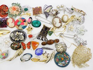 Set Surtido de Accesorios Unisex de Calidad Superior, 50 Broches de Moda China al por Mayor - Product Image 4
