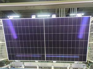 Солнечная панель DAH TOPCon с двойным стеклом 700-730 Вт, двусторонняя, с защитой IP68 для жилых и коммерческих объектов - Product Image 4