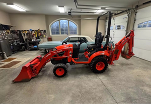 Tracteur diesel 4x4 BX23S 21 CV avec mini-chargeuse et benne arrière, moteur, boîte de vitesses, roulement - Product Image 3