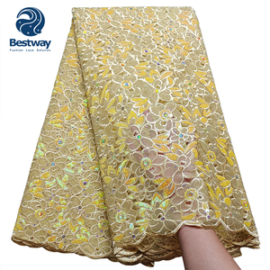 Tessuto in Pizzo Francese Bestway Coral con Paillettes Argentate a Doppia Rete e Ricamo a Mano - Product Image 2