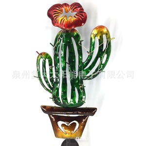 Lampe solaire décorative d'extérieur en forme de cactus avec fleur, résistante à l'eau, fabriquée à Quanzhou - Product Image 3