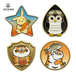 Fournisseur chinois d'épingles à revers en métal, design haut de gamme, épingles à revers sur le thème du football - Product Image 1