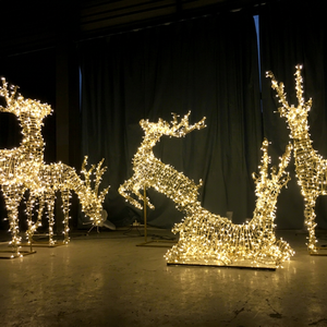 Iluminación Navideña con Forma de Ciervo que Agrega un Elemento Escénico Animal a Grandes Centros Comerciales, Hoteles, Parques y Lugares de Eventos Festivos - Product Image 1