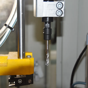 Machine de nettoyage des coins des portes et fenêtres en plastique CNC - Product Image 4