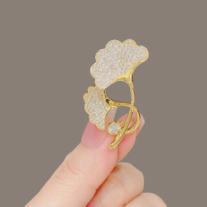 เข็มกลัดรูปใบไม้ติดเพชรแฟชั่นอุปกรณ์ตกแต่งเสื้อผ้า - Product Image 4