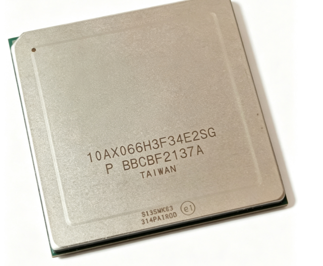 10AX115U3F45E2SG Arria 10 GX FPGA 1.15M LE 480 I/O 68.86Mbit RAM 1932-FCBGA (45x45) 0℃~100℃