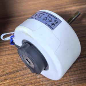 Motor interno de CA KSFD-25A de 34W y 6 cables para piezas de ventilador de aire acondicionado de pared Haier Commander de 2HP - Product Image 1