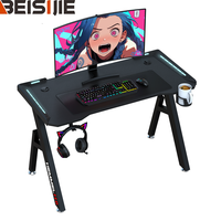 Escritorio para Juegos Wquantum con Superficie de Melamina de Madera, Iluminación RGB, Portavasos y Gancho para Auriculares