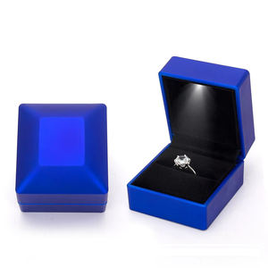 Новогоднее свадебное небольшое предложение, СВЕТОДИОДНАЯ световая кольцевая коробка для модных кольцевых коробок, подарочная упаковка для ювелирных изделий, китайская Торговая платформа - Product Image 2