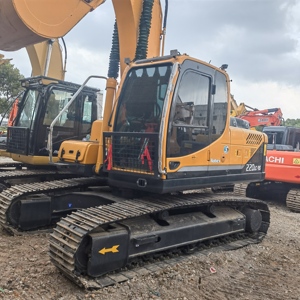 Excavatrice sur chenilles d'occasion en excellent état Hyundai R220-9S 22 tonnes avec moteur Cummins hydraulique - Product Image 5