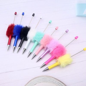 Bolígrafo de punta redonda giratorio de peluche con pompón, creativo, hecho a mano, lindo y esponjoso, de uso <span class=keywords><strong>universal</strong></span>, superventas transfronterizo, en stock. - Product Image 5