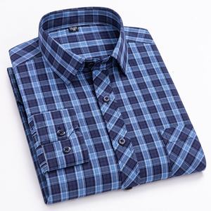<span class=keywords><strong>Camicia</strong></span> da uomo in cotone a maniche lunghe aderente aderente a quadri da lavoro in tinta unita blu Navy con risvolto di mezza età - Product Image 1