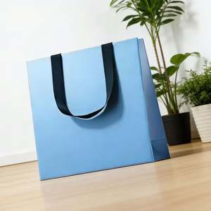 Personalizable con patrones, nombres de productos, etc. Bolsa de Cartón Blanca con Asas para Compras de Calzado y Ropa - Product Image 4