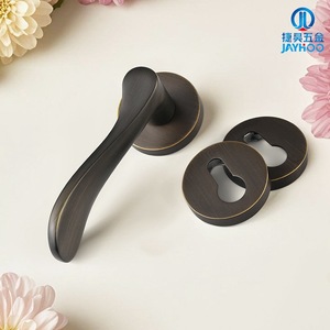 Manija de puerta de latón Jiehao para puerta interior de dormitorio de madera, diseño silencioso dividido, fácil instalación - Product Image 3