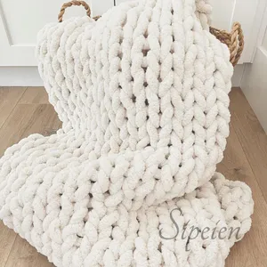 Handwoven Chunky Knit Blanket Gorgeous Braided Chenille Yarn Cozy Modern Boho Style Soft Throws For Home Use Customizable Size