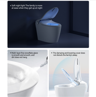 WC intelligent monobloc moderne blanc avec télécommande, siège chauffant, séchage à l'air, forme allongée, cuvette en céramique