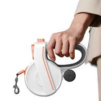Laisse rétractable automatique avec bandes réfléchissantes, anti-emmêlement à 360°, commande à un bouton, en nylon/ABS durable, extensible longue portée