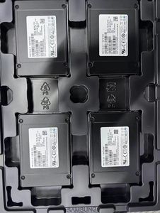 全新PM1733 PM1733a 1.92tb 3.84T 7.68tb 15.36tb PCIE X4.0 U.2 NVME固态硬盘MZWLJ15THALA-00007超高容量 - Product Image 4