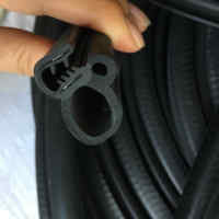 Bandes de caoutchouc rondes en mousse EPDM extrudée blanche, rouge, bleue, noire, en caoutchouc naturel solide et dur, provenant d'une usine chinoise