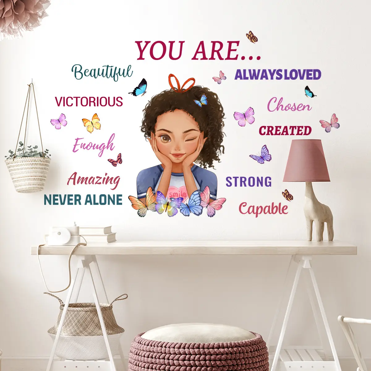 Bonita pegatina de pared para niña, frases inspiradoras, calcomanías coloridas de mariposas, papel tapiz decorativo para sala de estar