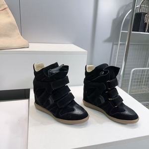 Nuevos zapatos casuales de lujo personalizados de caña alta con un estilo relajado, que encarnan el look clásico al aire libre, ideales para parejas. - Product Image 3