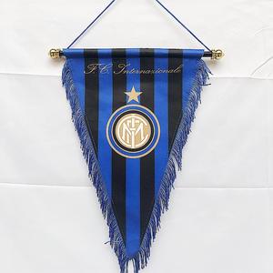 Bandera Decorativa Colgante de Terciopelo Piel de Durazno con Diseño de los Equipos de Fútbol: Liverpool, Atlético de Madrid, París, Barcelona, Inter, Real Madrid, AC Milan - Product Image 3