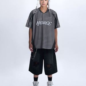 เสื้อฟุตบอลโพลีเอสเตอร์ 100% พิมพ์ลายตามสั่งขายส่ง แห้งเร็ว คอวี แขนสั้น สไตล์ลำลอง สำหรับผู้ชาย ไซส์ใหญ่ - Product Image 2