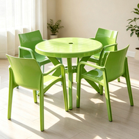 Ensemble de table et de chaises de salle à manger en plastique épais et moderne pour 4 personnes, pour une utilisation en intérieur/extérieur, hôtels, restaurants, plages, cours, jardins