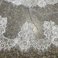 Voile de mariée classique RESV27 à 2 niveaux, courte, en dentelle, faite à la main, ornée de strass, avec peigne, blanc et ivoire, 100 % polyester