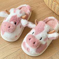 Pantoufles d'intérieur en coton confortables et moelleuses en forme de vache de dessin animé, chaudes et à semelle épaisse, en peluche de vache laitière, vente en gros