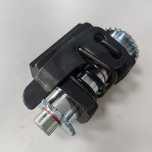 ตัวแทนจำหน่ายเบรก Doosan รุ่น A13018590 สำหรับรถยก D50S D60S D70S น้ำหนัก 5000 กก. ชิ้นส่วนเหล็กหล่อ - Product Image 3