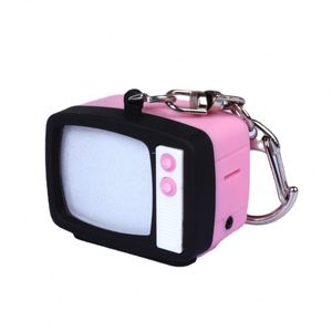 Porte-clés LED sonore 3D vintage personnalisé en forme de mini téléviseur, idéal pour la vente en gros et les cadeaux - Product Image 5