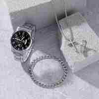 Ensemble promotionnel de 4 pièces pour homme, nouveau produit tendance d'été, montre plaquée argent, bracelet, collier, bague, collection de coffrets cadeaux