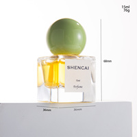 Flacon de parfum minimaliste portable carré transparent en verre de 15 ml avec capuchon, design simple et élégant