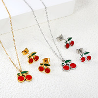 Vente chaude or collier ras du cou mignon doux simulé rouge cerise boucles d'oreilles polyvalent haute qualité ensembles de bijoux en or 18 carats pour les femmes