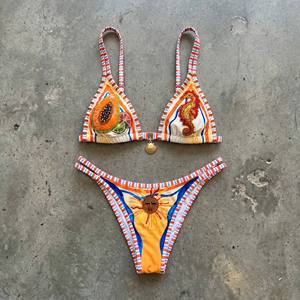 Bikini OEM personalizado <span class=keywords><strong>de</strong></span> alta calidad con estampado floral, doble tirante, cuentas bordadas a <span class=keywords><strong>mano</strong></span> y detalles <span class=keywords><strong>de</strong></span> sol en las tiras, ropa <span class=keywords><strong>de</strong></span> playa, tanga, traje <span class=keywords><strong>de</strong></span> baño. - Product Image 1