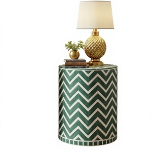 โต๊ะข้างเตียงไม้ตกแต่งลายก้างปลาสีเขียวแบบโมเดิร์นรักษ์โลก พร้อมลิ้นชัก 2 ช่อง ทำด้วยมือสำหรับห้องนอน - Product Image 1