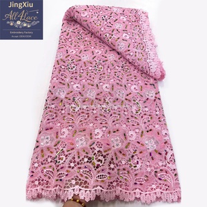 Tela de Encaje Guipur Africano Rosa <span class=keywords><strong>Fucsia</strong></span> con Bordado Floral Paisley y Pedrería Multicolor para Vestidos Nigerianos Aso Ebi - Product Image 4